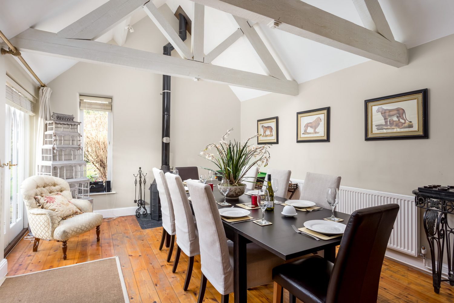 Beautiful dining room Teachers House - Large Cotswold Holiday Home