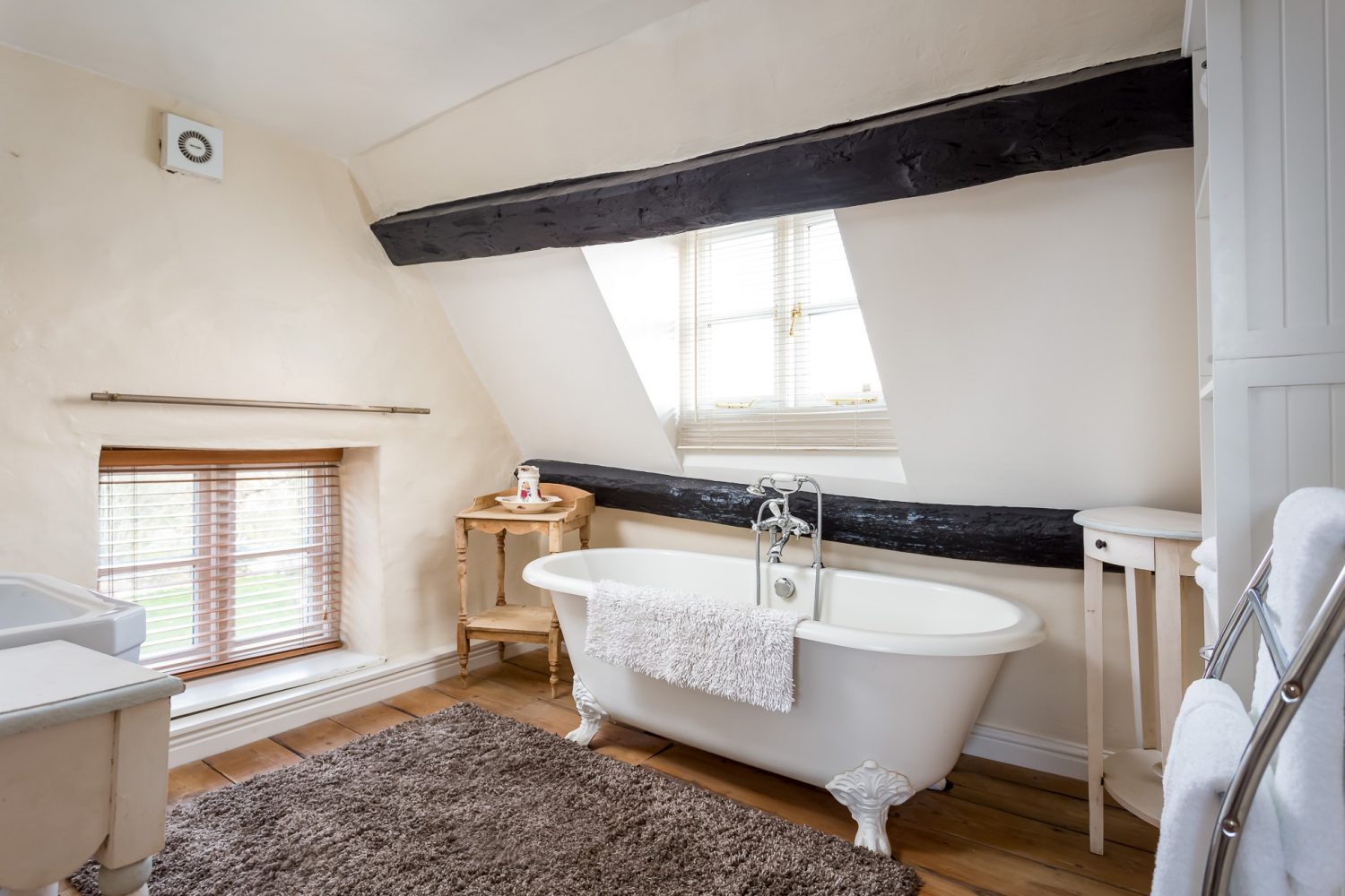 One of the bathrooms - Teachers House - Large Cotswold Holiday Home